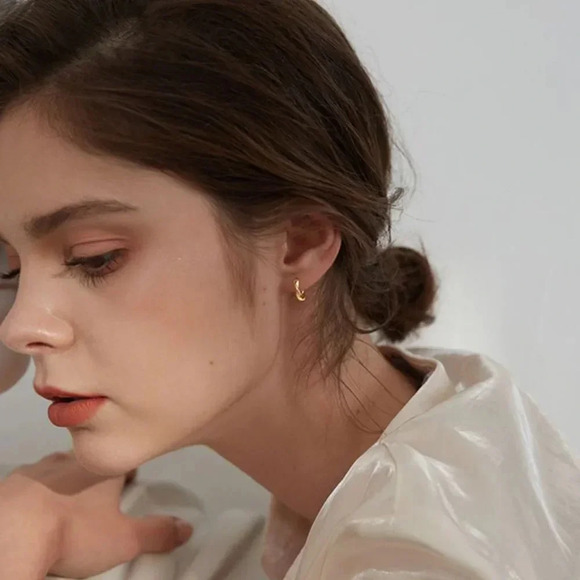 925 Sterling Silver Twist Huggie Hoop Earrings Minimalist Small Hoops - Picture 10 of 12